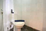 Toilet Kamar Cozy Studio Room At Suites @Metro