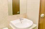 Bilik Mandi dalam Bilik 5 Comfort 2Br At Transpark Bintaro Apartment