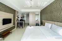 Bedroom Deluxe Studio Room At Dago Suites Apartment