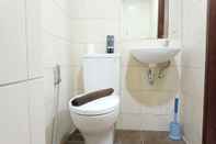 Toilet Kamar Homey And Tidy Studio Apartment At Vida View Makassar