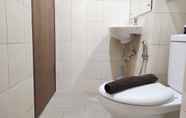 In-room Bathroom 5 Simply Studio At Vida View Makassar