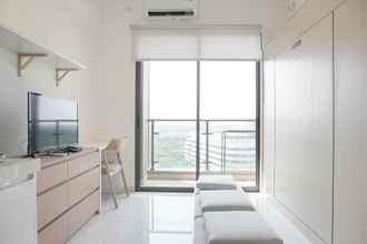 Bedroom 4 Warm And Cozy Stay Studio At Sky House Bsd Apartment