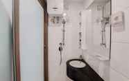 Toilet Kamar 7 Nice And Minimalist Studio At Sky House Bsd Apartment