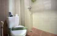 ห้องน้ำภายในห้อง 4 Affordable Studio Room At Taman Melati Jatinangor Apartment