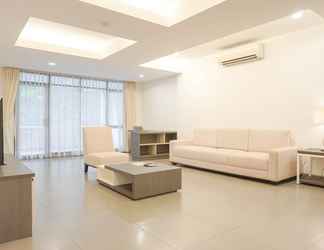 Lobby 2 Big And Comfortable 3Br Apartment At Simprug Park Residences