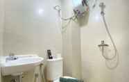 In-room Bathroom 4 Classic Luxurious 1Br Apartment At Gateway Pasteur Bandung