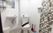 Toilet Kamar 7 Cozy Living Studio At The Alton Apartment