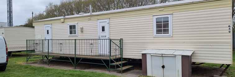 Exterior 8 Berth Caravan Direct Beach Access