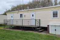 Exterior 8 Berth Caravan Direct Beach Access