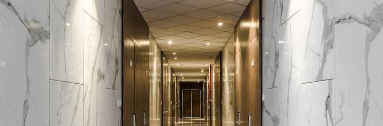 Lobby Meridian hotel Banquets and Rooms