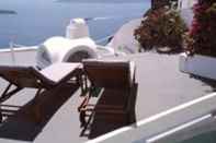 Kolam Renang Impeccable Double Bed Villa in Imerovigli Santorin