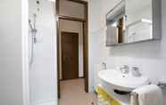 In-room Bathroom 7 Al Fiume 2