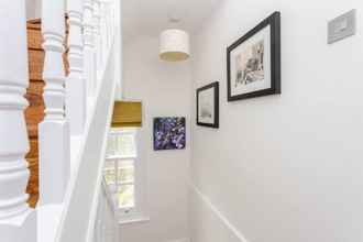 Others 4 Stylish 3 Bedroom Home With Garden Near Kings Cross