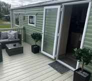 Common Space 4 Relaxing and Quiet Holiday Cabin, Sleeps 4