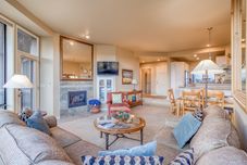 พื้นที่สาธารณะ River Ridge 322a