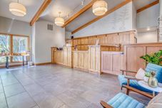 Lobby River Ridge 430b