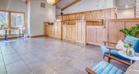 Lobby 2 Ski House 245