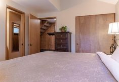 Bedroom 5 Ski House 245