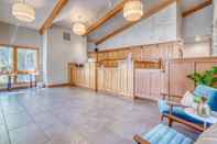 Lobby River Ridge 425b