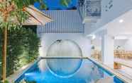 Swimming Pool 3 Bedline Hotel