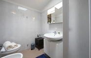 In-room Bathroom 5 Al Fiume 1