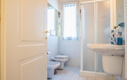 In-room Bathroom 4 Donna Eloisa - Italian Homing