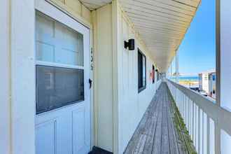 Bangunan 4 Gulf Breeze Ami-2bd-2ba-condo-private Beach Access-heater Pool-water Views From Every Window