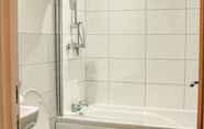 In-room Bathroom 4 Bv Apartments Conditioning House Bradford