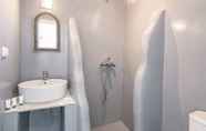 In-room Bathroom 3 Fanari Studio 2 With Panoramic Pool