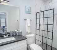 Toilet Kamar 3 State-of-the-art 3br/2.5ba Home Next to Downtown