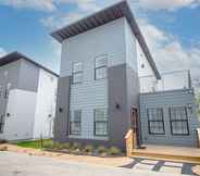 Bangunan 2 State-of-the-art 3br/2.5ba Home Next to Downtown