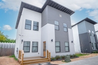 Exterior Elevate Your Stay at 3br/2.5ba Downtown Gem!