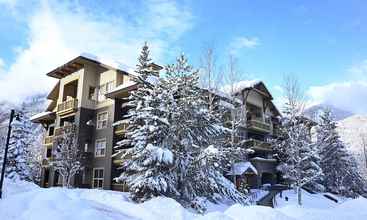 Exterior 4 LARGE Studio | Ski In/Out | Pool & Hot Tubs | Central Upper Village Location