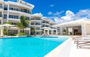 Swimming Pool 7 Stylish 3-bedroom Apartment Near the Bavaro Beach