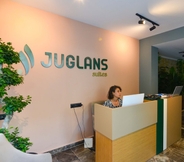 Lobi 4 Juglans Suites