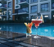 Swimming Pool 3 Juglans Suites