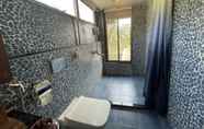 Phòng tắm bên trong 4 Antheia Pawna Lake