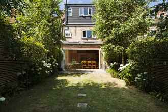 Exterior 4 Exquisite East Acton Home Close to Shepherds Bush by Underthedoormat