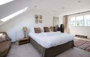 Bilik Tidur 7 Exquisite East Acton Home Close to Shepherds Bush by Underthedoormat