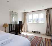 Bedroom 3 Exquisite East Acton Home Close to Shepherds Bush by Underthedoormat