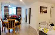 ห้องนอน 4 Charming 1-bed Apartment in Bradford City Holiday