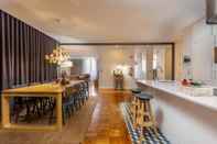 Bar, Cafe and Lounge Feel Porto LBV Townhouse