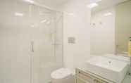 In-room Bathroom 2 Feel Porto Matosinhos Ocean Flat V