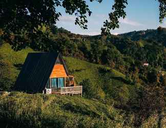 Exterior 2 Arti Suit Bungalov