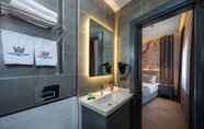 In-room Bathroom 6 World Class Airport Hotel