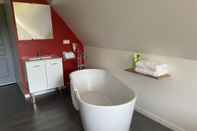 In-room Bathroom Aux Charmes