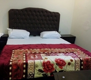 Kamar Tidur 3 Al Noor Hotel Naran