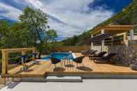 Swimming Pool Villa Dundo Pero - Four Bedroom Villa With Swimming Pool and Sea View ID Direct Booker 6744