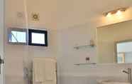 Toilet Kamar 7 T001 Villa Sunshine Oceano