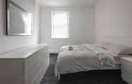 Bedroom 7 Spacious 4 Bed House in Birmingham, Suitable for Contractors